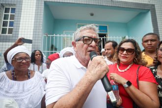 Em Barra de Pojuca, Caetano participa de lavagem e prega “união” para recuperar Camaçari