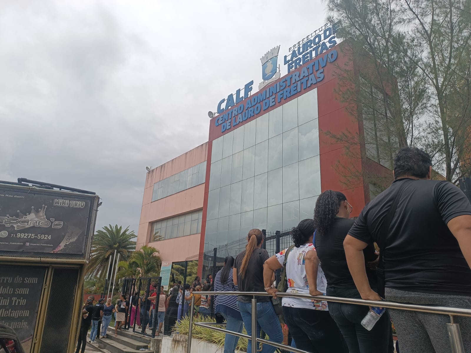 Servidores de Lauro de Freitas aprovam paralisação e declaram estado de greve